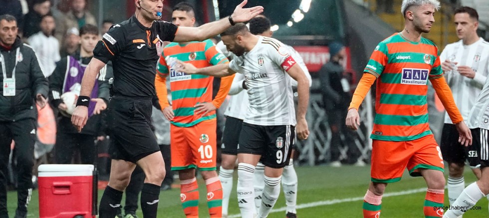  Beşiktaş, sahasında karşılaştığı Alanyaspor'a 3-1 mağlup oldu